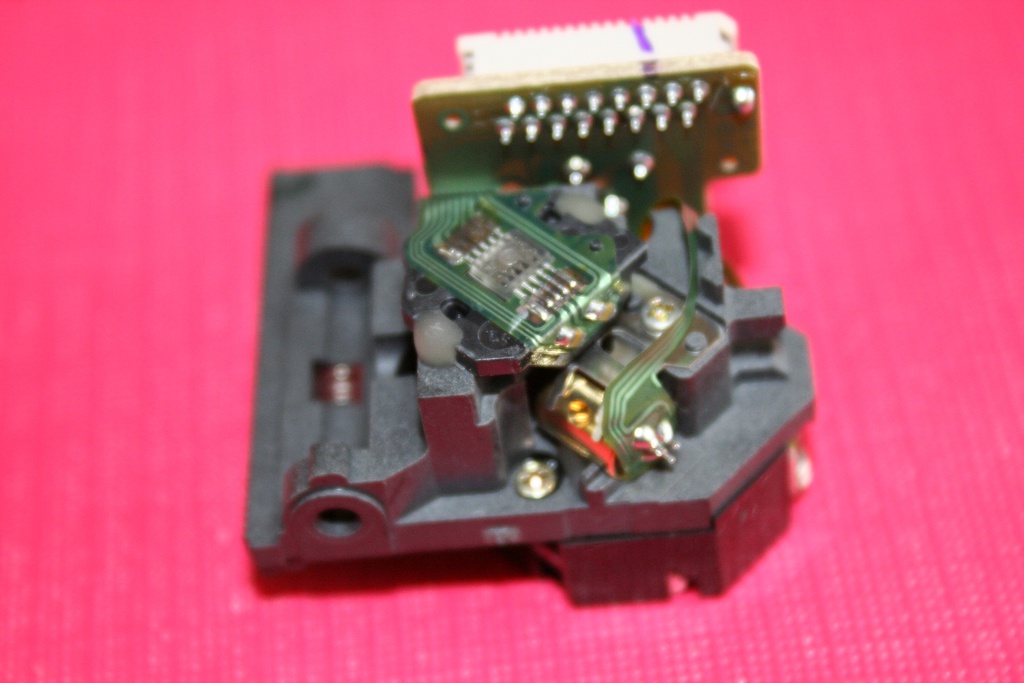 Sony KSS-213F