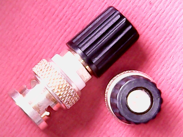 [VA-006100] Adapter BNC Male 4mm Female