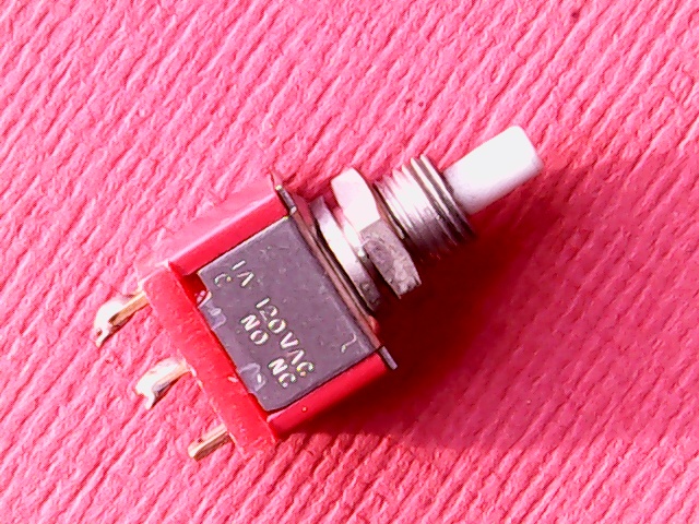 Push Switch C&K 8121 (used) On-Mom SPDT