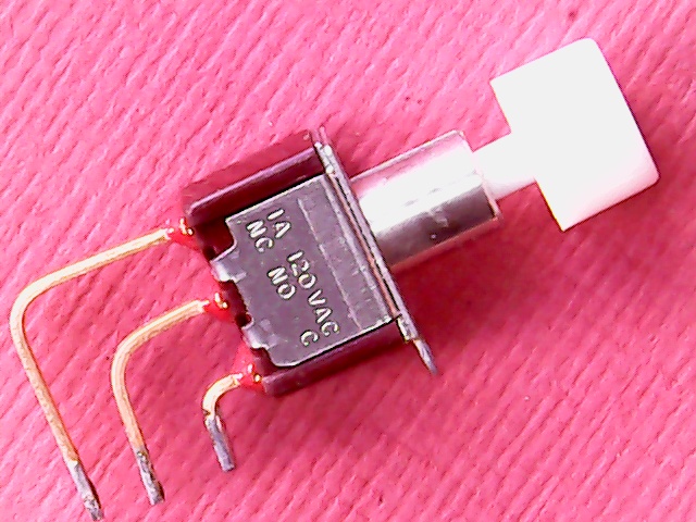 Push Switch C&K 8121 (used) On-Mom SPDT