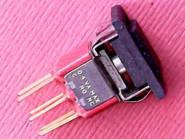 Push Switch C&K 8225 On-Mom DPDT