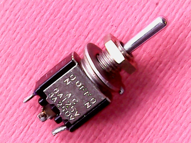 [VSS-007465] Toggle Switch Knitter MST106E (used) On-Off-On SPDT