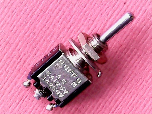 [VSS-007467] Toggle Switch Knitter MST106H (used) On-Off-Mom SPDT