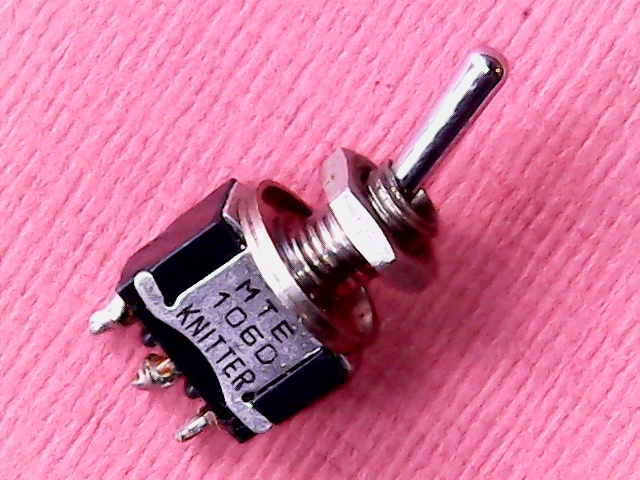 [VSS-007468] Toggle Switch Knitter MTE106D (used) On-On SPDT