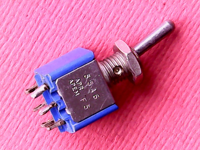 [VSS-007474] Toggle Switch Apem 5546 (used) On-On DPDT