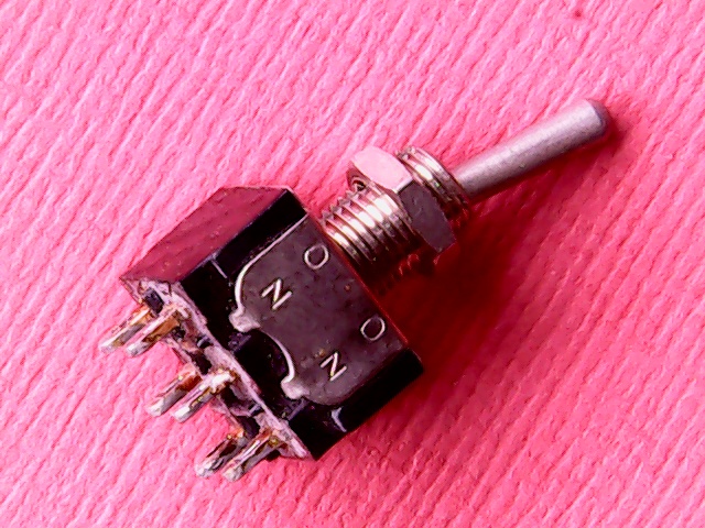 [VSS-007489] Toggle Switch (used) On-On DPDT