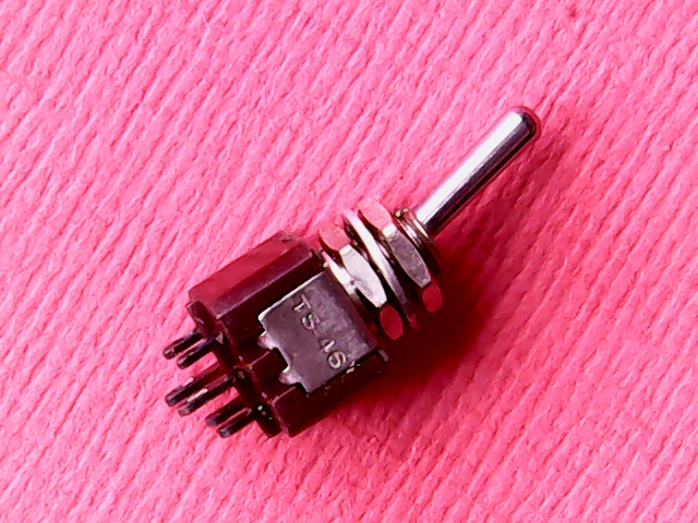 [VSS-007494] Toggle Switch On-Off DPDT