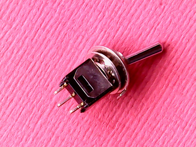 [VSS-007495] Toggle Switch On-Off SPDT