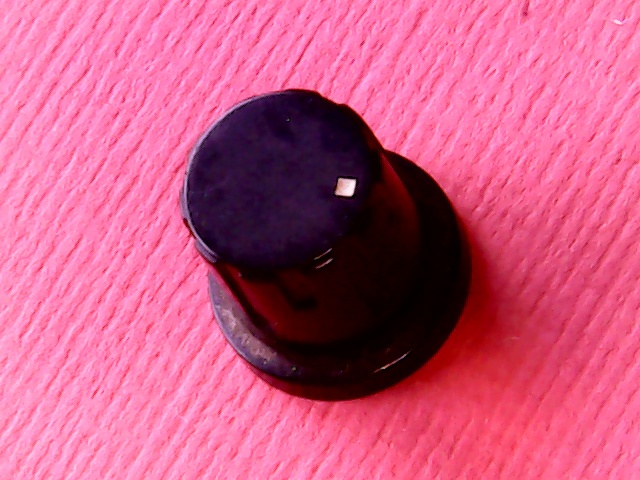 Knob White 6mm Knurled Shaft