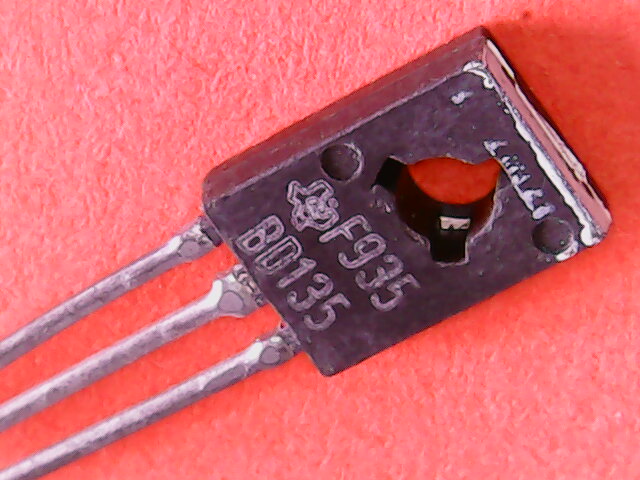 BD135