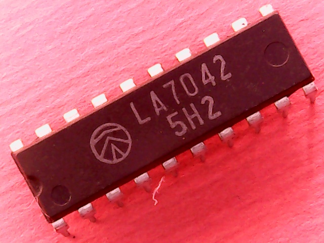 LA7042
