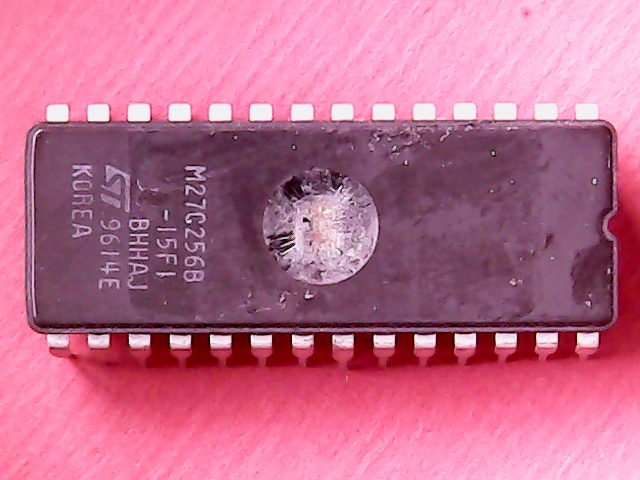 [VHI-002968] M27C256B-15FI(used)