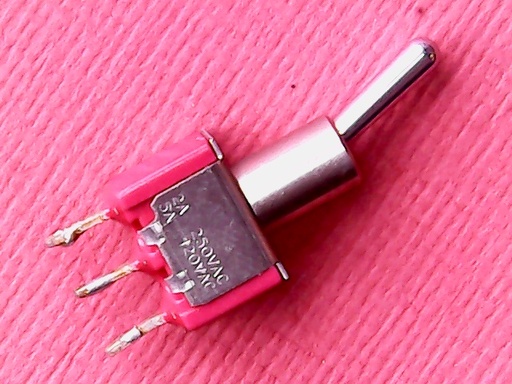 [VSS-007442] Toggle Switch C&K 7108 (used) On-Mom SPDT