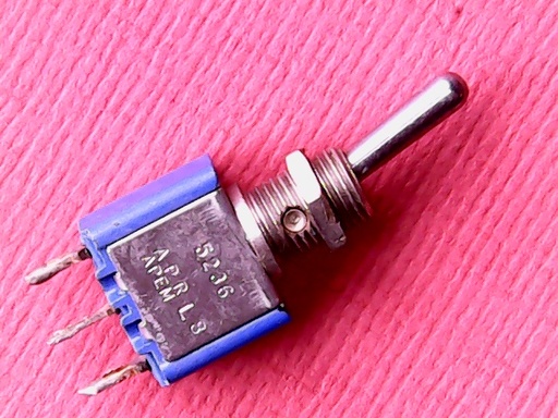 [VSS-007477] Toggle Switch Apem 5236 (used) On-On SPDT